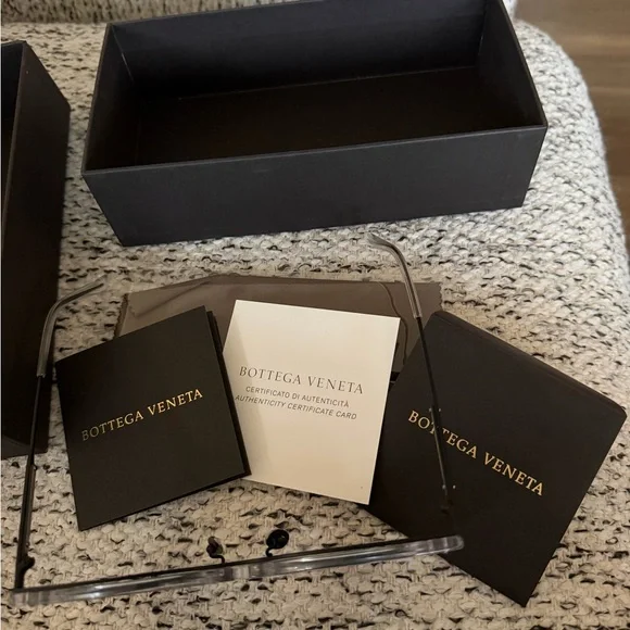 Bottega Veneta Gray Sunglasses - Picture 6 of 16